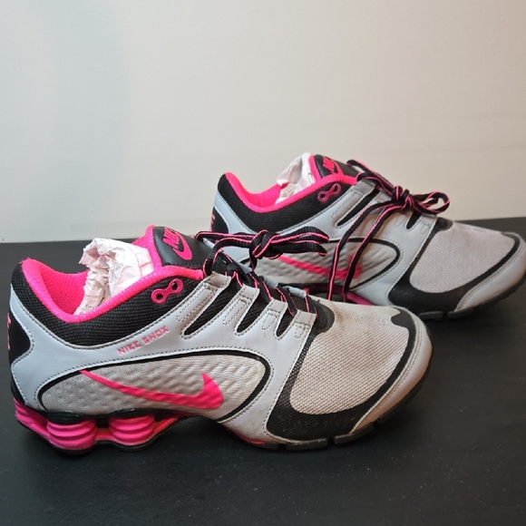 Nike Shox Women's Athletic Shoes in Gray and Pink - Picture 6 of 12